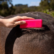 Horse Grooming Block – Gentle, Efficient, and Easy Hair Removal Tool