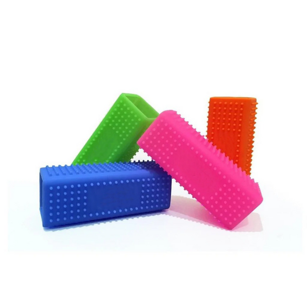 Horse Grooming Block – Gentle, Efficient, and Easy Hair Removal Tool