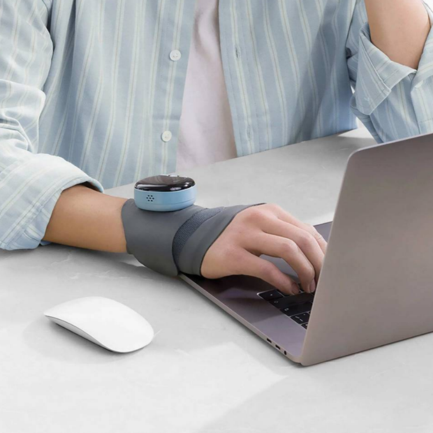 Cordless EMS Wrist Massager – Glove-Style Hand & Wrist Relaxation Device